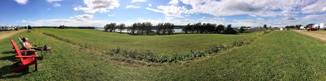 17.7.29 - PAN WITH CHAIRS
