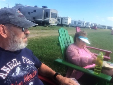 17.7.29 - READING IN CHAIRS